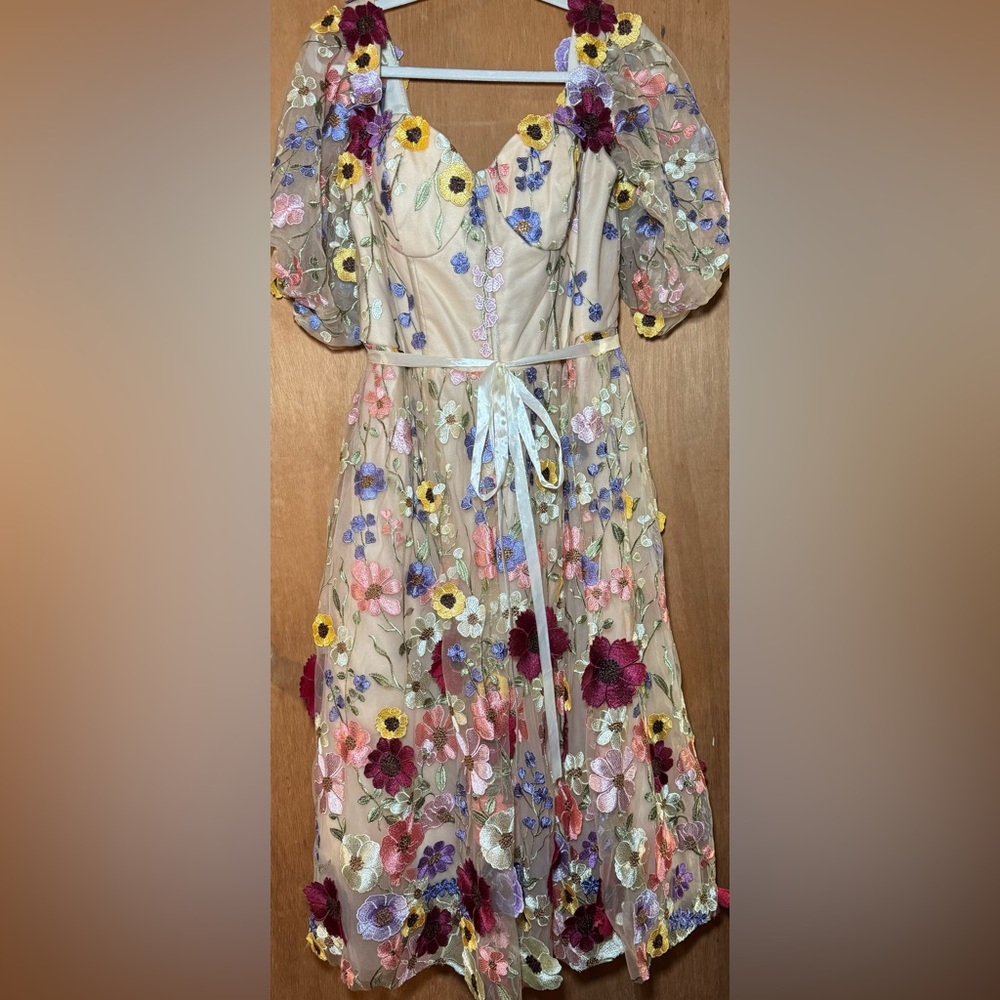 Tulle beige 3D floral appliqué midi length dress w/ detachable sleeves size 20W